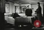 Standbild japanischen Familien bewältigen News von verlorenen Lieben in Zweiten Weltkrieg Japan, 1942, aus Sekunde 28 historischem Filmmaterial Videoclip 65675061873