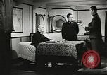 Standbild japanischen Familien bewältigen News von verlorenen Lieben in Zweiten Weltkrieg Japan, 1942, aus Sekunde 34 historischem Filmmaterial Videoclip 65675061873