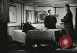 Standbild japanischen Familien bewältigen News von verlorenen Lieben in Zweiten Weltkrieg Japan, 1942, aus Sekunde 39 historischem Filmmaterial Videoclip 65675061873