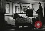 Standbild japanischen Familien bewältigen News von verlorenen Lieben in Zweiten Weltkrieg Japan, 1942, aus Sekunde 42 historischem Filmmaterial Videoclip 65675061873