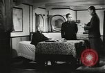 Standbild japanischen Familien bewältigen News von verlorenen Lieben in Zweiten Weltkrieg Japan, 1942, aus Sekunde 44 historischem Filmmaterial Videoclip 65675061873