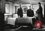 Standbild japanischen Familien bewältigen News von verlorenen Lieben in Zweiten Weltkrieg Japan, 1942, aus Sekunde 57 historischem Filmmaterial Videoclip 65675061873