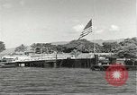 Standbild Memorial Day Services bei USS Arizona Honolulu Hawaii USA, 1942, aus Sekunde 3 historischem Filmmaterial Videoclip 65675061874