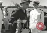 Standbild Memorial Day Services bei USS Arizona Honolulu Hawaii USA, 1942, aus Sekunde 29 historischem Filmmaterial Videoclip 65675061874