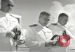 Standbild Memorial Day Services bei USS Arizona Honolulu Hawaii USA, 1942, aus Sekunde 38 historischem Filmmaterial Videoclip 65675061874