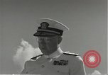 Standbild Memorial Day Services bei USS Arizona Honolulu Hawaii USA, 1942, aus Sekunde 48 historischem Filmmaterial Videoclip 65675061874