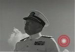 Standbild Memorial Day Services bei USS Arizona Honolulu Hawaii USA, 1942, aus Sekunde 49 historischem Filmmaterial Videoclip 65675061874