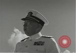 Standbild Memorial Day Services bei USS Arizona Honolulu Hawaii USA, 1942, aus Sekunde 50 historischem Filmmaterial Videoclip 65675061874