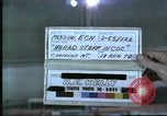 Standbild Personal der NORAD Command Operations Center Colorado United States USA, 1970, aus Sekunde 13 historischem Filmmaterial Videoclip 65675061912