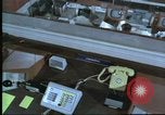 Standbild Personal der NORAD Command Operations Center Colorado United States USA, 1970, aus Sekunde 23 historischem Filmmaterial Videoclip 65675061912