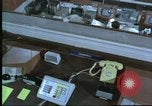 Standbild Personal der NORAD Command Operations Center Colorado United States USA, 1970, aus Sekunde 25 historischem Filmmaterial Videoclip 65675061912