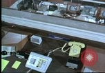 Standbild Personal der NORAD Command Operations Center Colorado United States USA, 1970, aus Sekunde 36 historischem Filmmaterial Videoclip 65675061912