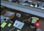 Standbild Personal der NORAD Command Operations Center Colorado United States USA, 1970, aus Sekunde 40 historischem Filmmaterial Videoclip 65675061912