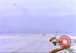 Image Contrat Airlines de Cam Ranh Bay Vietnam, 1966, de la seconde 11 séquences d'archives historiques vidéo 65675061932