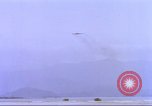 Image Contrat Airlines de Cam Ranh Bay Vietnam, 1966, de la seconde 21 séquences d'archives historiques vidéo 65675061932