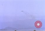 Image Contrat Airlines de Cam Ranh Bay Vietnam, 1966, de la seconde 23 séquences d'archives historiques vidéo 65675061932