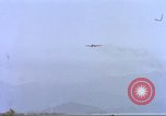 Image Contrat Airlines de Cam Ranh Bay Vietnam, 1966, de la seconde 36 séquences d'archives historiques vidéo 65675061932