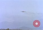 Image Contrat Airlines de Cam Ranh Bay Vietnam, 1966, de la seconde 43 séquences d'archives historiques vidéo 65675061932