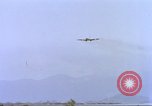 Image Contrat Airlines de Cam Ranh Bay Vietnam, 1966, de la seconde 51 séquences d'archives historiques vidéo 65675061932