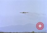 Image Contrat Airlines de Cam Ranh Bay Vietnam, 1966, de la seconde 57 séquences d'archives historiques vidéo 65675061932
