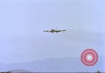 Image Contrat Airlines de Cam Ranh Bay Vietnam, 1966, de la seconde 60 séquences d'archives historiques vidéo 65675061932