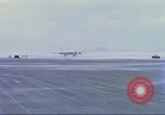 Immagine di Contratto airlines Cam Ranh bay Vietnam, 1967, secondo 15 filmato di repertorio 65675061933