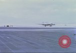 Immagine di Contratto airlines Cam Ranh bay Vietnam, 1967, secondo 23 filmato di repertorio 65675061933