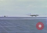 Immagine di Contratto airlines Cam Ranh bay Vietnam, 1967, secondo 26 filmato di repertorio 65675061933