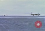 Immagine di Contratto airlines Cam Ranh bay Vietnam, 1967, secondo 28 filmato di repertorio 65675061933