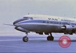 Immagine di Contratto airlines Cam Ranh bay Vietnam, 1967, secondo 38 filmato di repertorio 65675061933