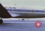Immagine di Contratto airlines Cam Ranh bay Vietnam, 1967, secondo 46 filmato di repertorio 65675061933