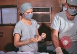 Standbild United States Army Krankenschwestern Vietnam, 1966, aus Sekunde 39 historischem Filmmaterial Videoclip 65675061967
