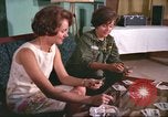 Immagine di Esercito degli Stati Uniti infermieri Il Vietnam, 1966, secondo 19 filmato di repertorio 65675061968