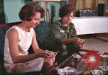 Immagine di Esercito degli Stati Uniti infermieri Il Vietnam, 1966, secondo 25 filmato di repertorio 65675061968