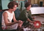 Immagine di Esercito degli Stati Uniti infermieri Il Vietnam, 1966, secondo 26 filmato di repertorio 65675061968