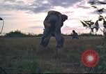 Standbild HH-43B Huskie Vietnam, 1965, aus Sekunde 61 historischem Filmmaterial Videoclip 65675061989
