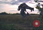 Standbild HH-43B Huskie Vietnam, 1965, aus Sekunde 62 historischem Filmmaterial Videoclip 65675061989