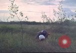 Standbild HH-43B Huskie Vietnam, 1965, aus Sekunde 17 historischem Filmmaterial Videoclip 65675061991