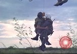 Standbild HH-43B Huskie Vietnam, 1965, aus Sekunde 31 historischem Filmmaterial Videoclip 65675061991