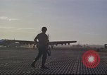 Standbild Douglas A-1E Sky raider Vietnam, 1965, aus Sekunde 5 historischem Filmmaterial Videoclip 65675061993