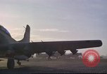 Standbild Douglas A-1E Sky raider Vietnam, 1965, aus Sekunde 15 historischem Filmmaterial Videoclip 65675061993