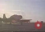 Standbild Douglas A-1E Sky raider Vietnam, 1965, aus Sekunde 20 historischem Filmmaterial Videoclip 65675061993