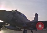 Standbild Douglas A-1E Sky raider Vietnam, 1965, aus Sekunde 32 historischem Filmmaterial Videoclip 65675061993