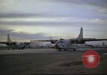Standbild der US Air Force Flugzeuge Vietnam, 1965, aus Sekunde 36 historischem Filmmaterial Videoclip 65675061997