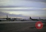 Standbild der US Air Force Flugzeuge Vietnam, 1965, aus Sekunde 47 historischem Filmmaterial Videoclip 65675061997