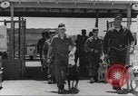 Immagine di Cani sentinella San Antonio Texas USA, 1965, secondo 31 filmato di repertorio 65675062012