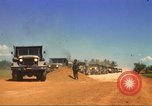 Immagine di La costruzione dell'autostrada Il Vietnam, 1969, secondo 12 filmato di repertorio 65675062014