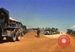 Immagine di La costruzione dell'autostrada Il Vietnam, 1969, secondo 18 filmato di repertorio 65675062014