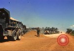 Immagine di La costruzione dell'autostrada Il Vietnam, 1969, secondo 19 filmato di repertorio 65675062014