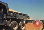 Immagine di La costruzione dell'autostrada Il Vietnam, 1969, secondo 29 filmato di repertorio 65675062014